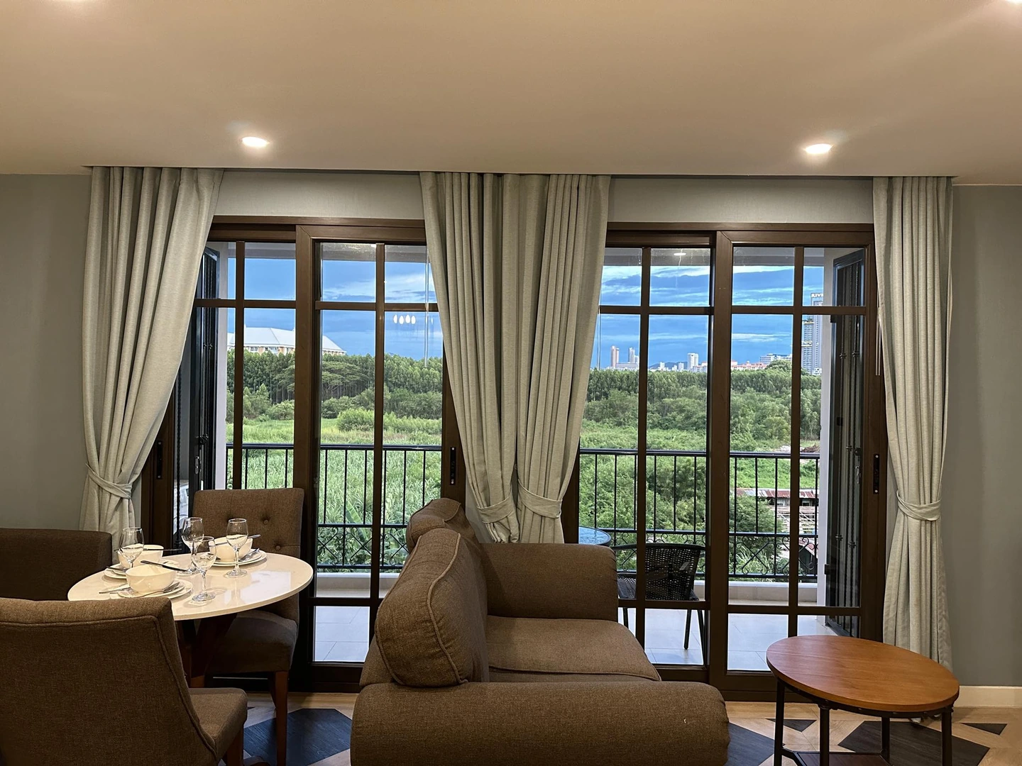 Espana condo — 2 bedroom, 70 м², 5 эт.