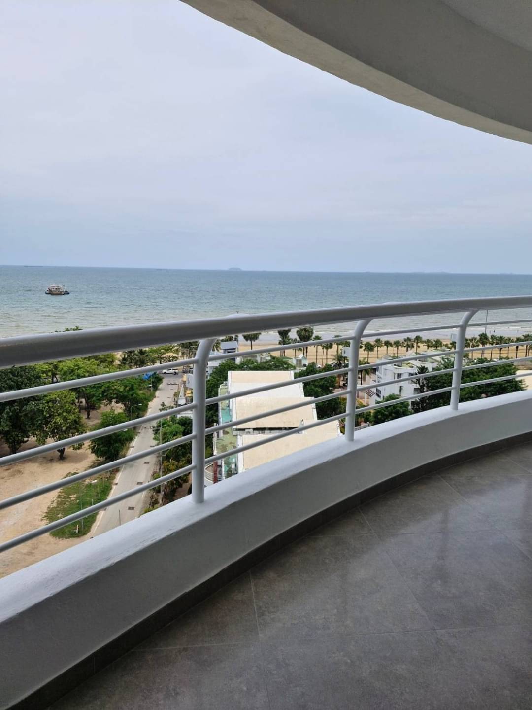 Metro Jomtien Condotel — 1 bedroom, 110 м², 10 эт.
