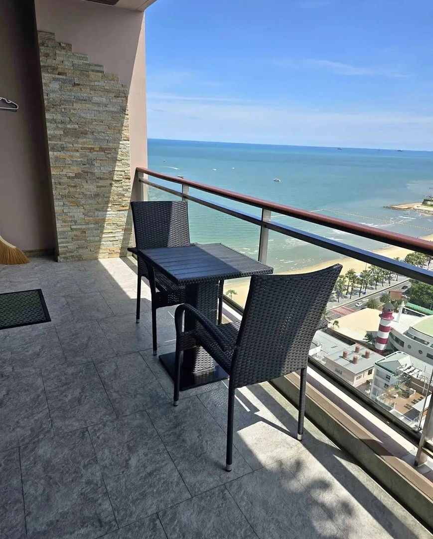 Northshore Condo — 1 bedroom, 80 м², 28 эт.