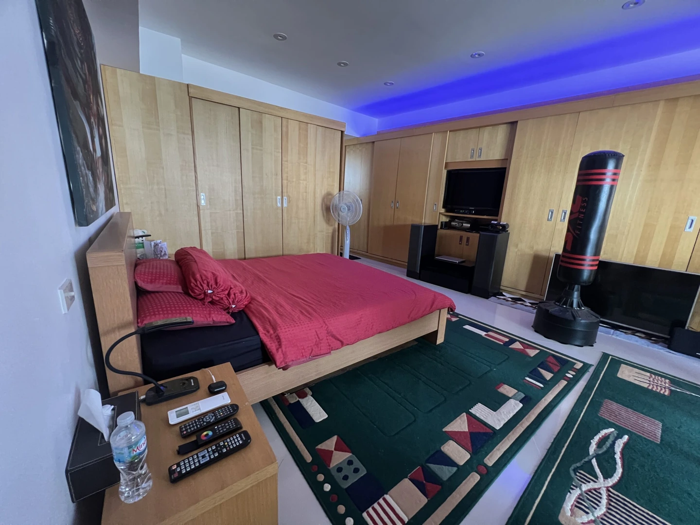 The Peak Condo — Penthouse, 360 м², 11-12 эт.