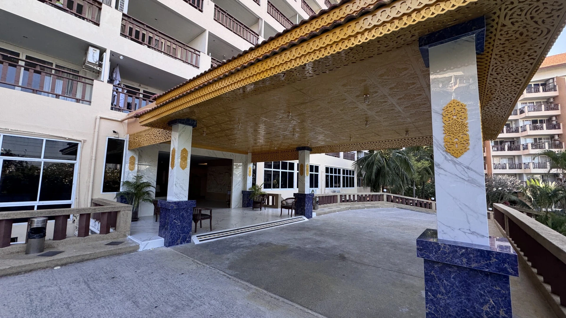 Royal Hill Resort — Studio, 55 м², 2 эт.