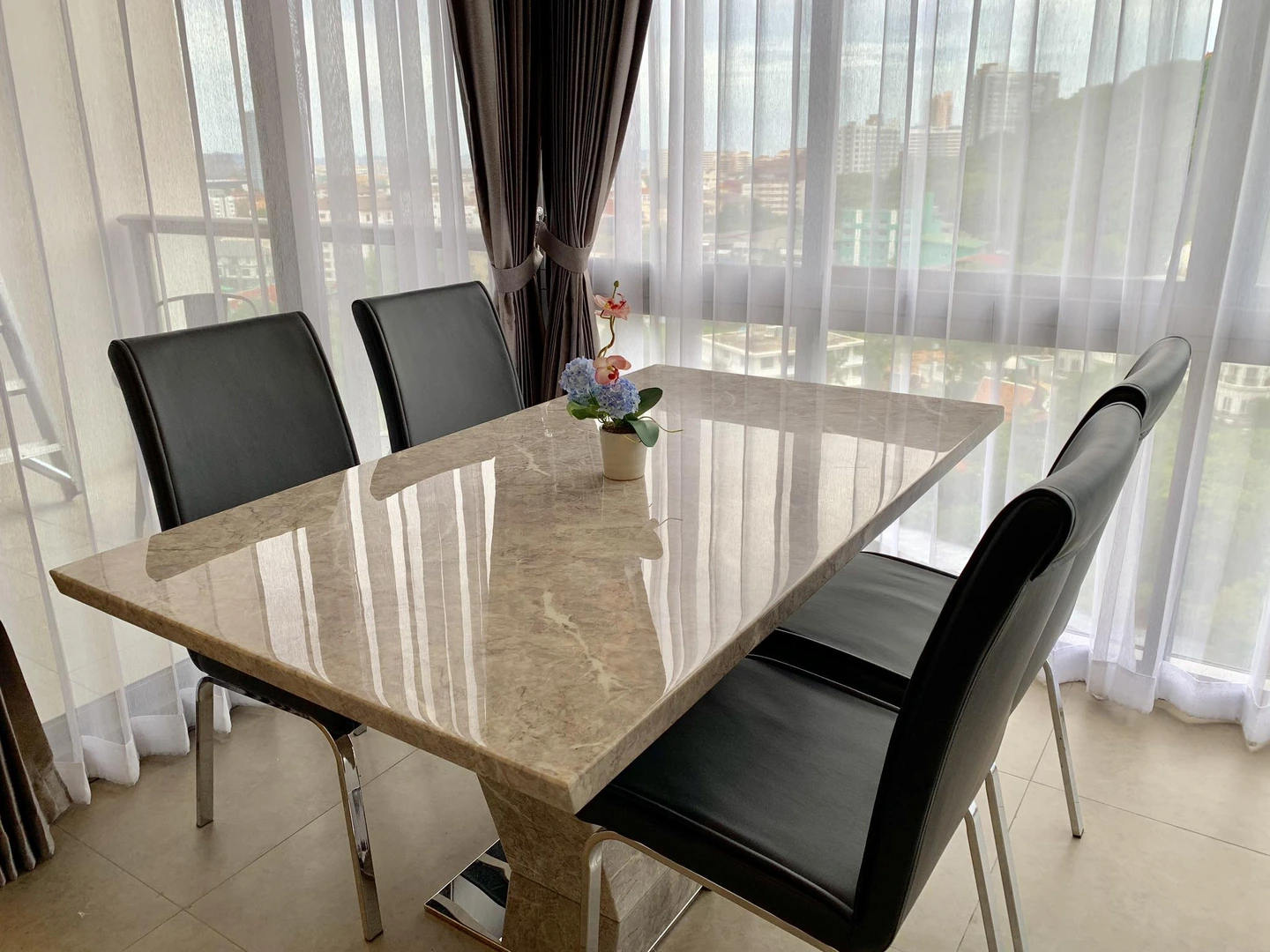 Unixx Condo — 2 bedroom, 62 м², 16 эт.