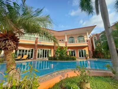 Villa near Phoenix Gold Golf — Villa, 550 м², 2 эт.