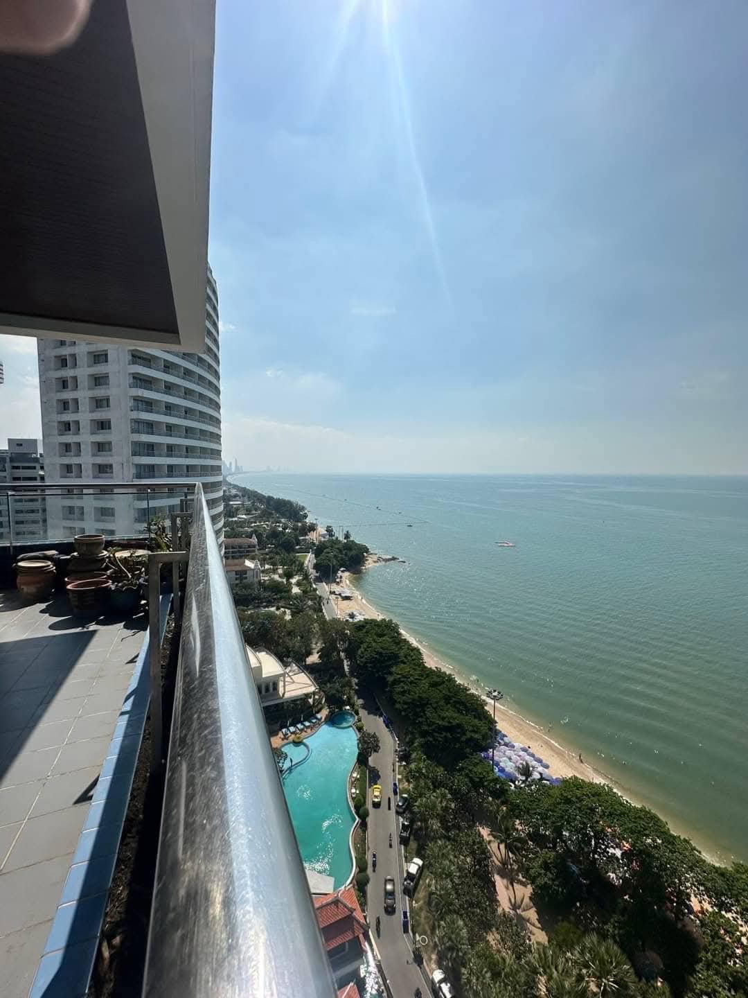 Baan Haad Uthong Condominium — 2 bedroom, 245 м², 21 эт.