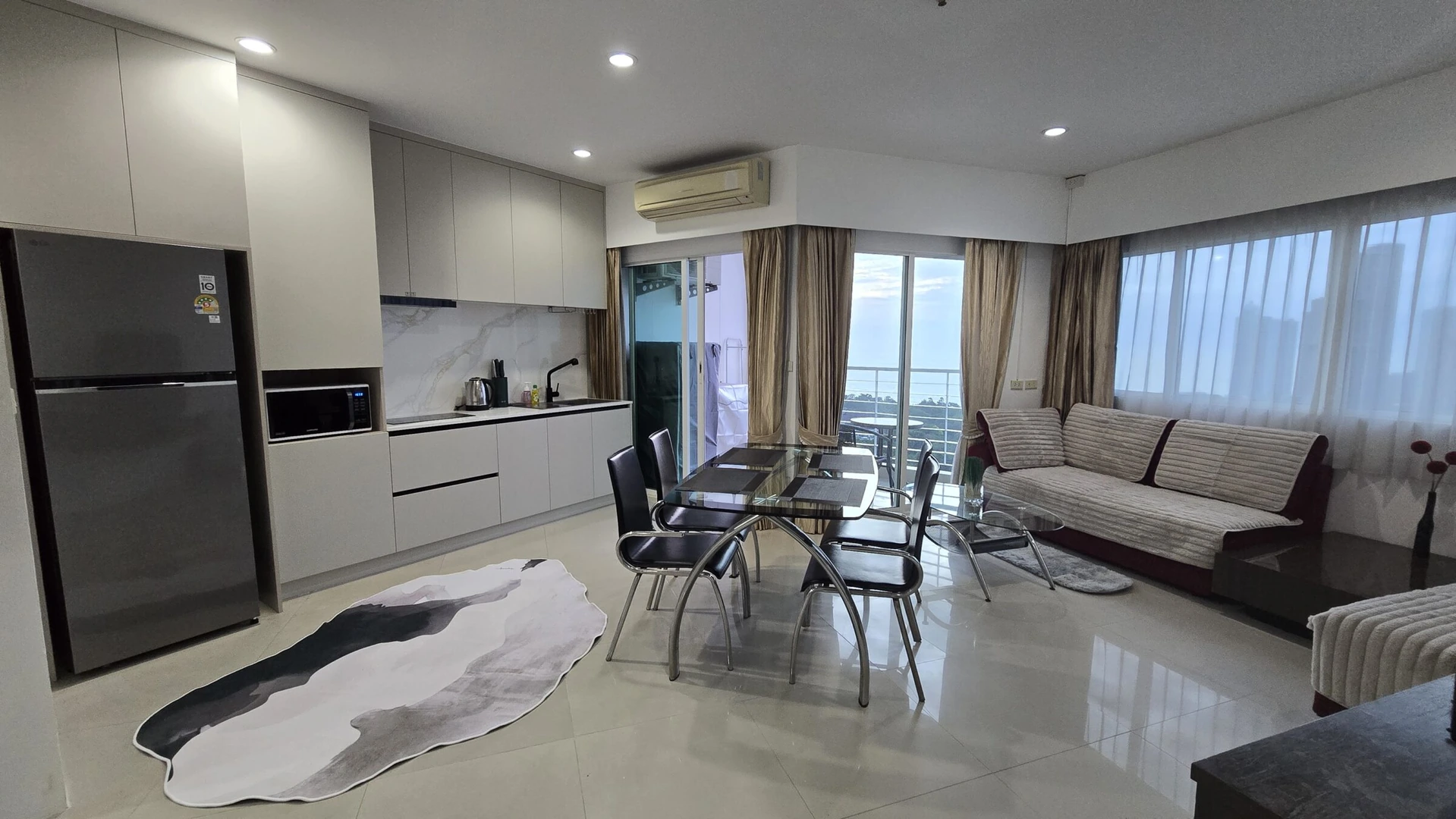 AD Hyatt Wongamat — 1 bedroom, 72 м², 22 эт.