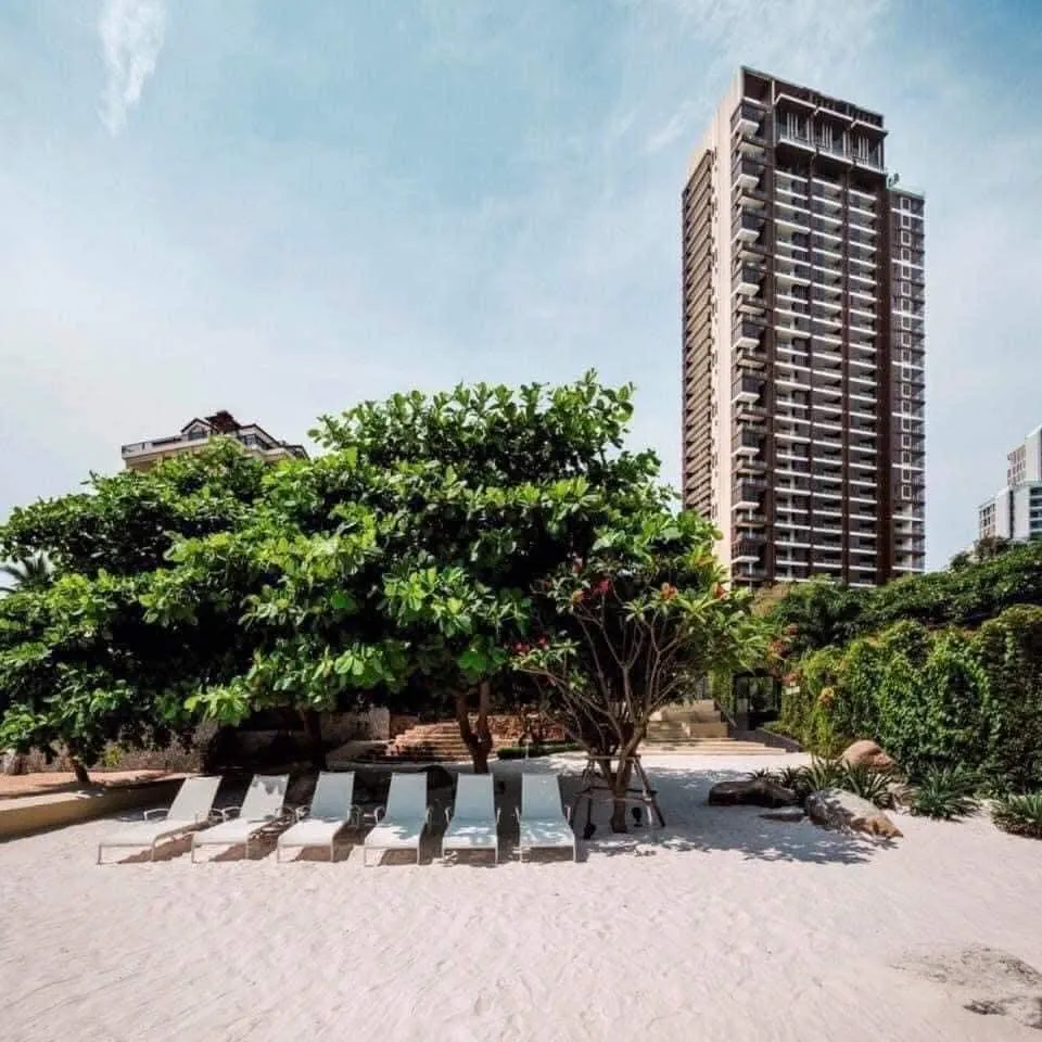 Baan Plai Haad Condo: фасад комплекса