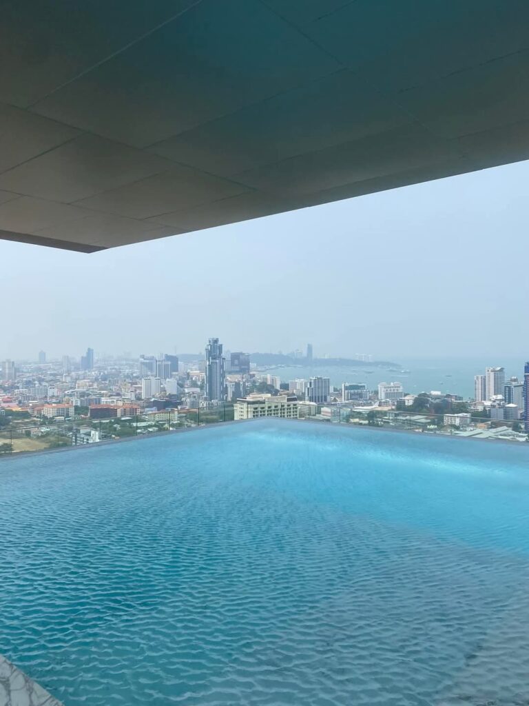 Once Condo - Central Pattaya, Паттайя