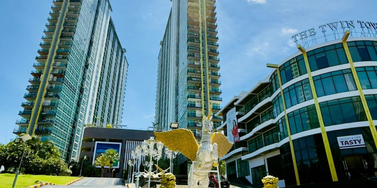 The Twin Tower - Jomtien, Паттайя