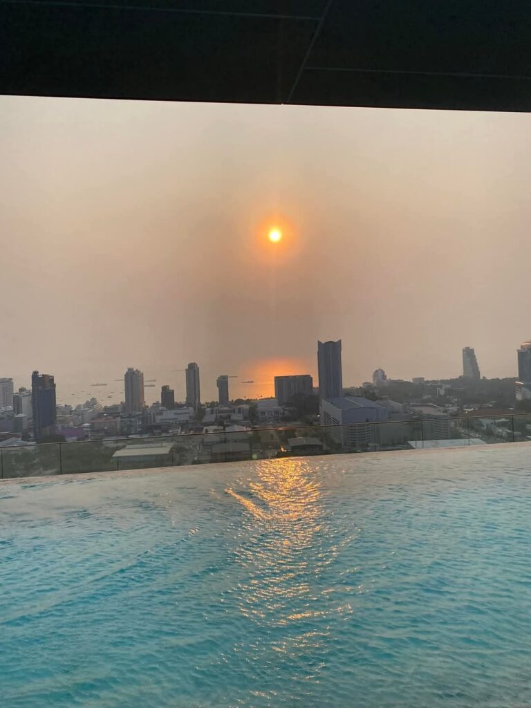Once Condo - Central Pattaya, Паттайя
