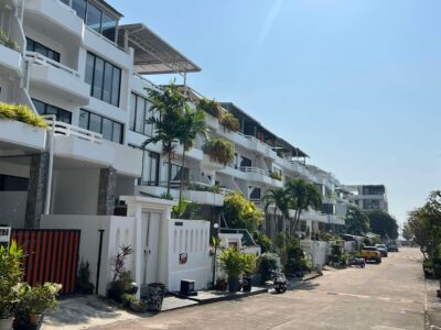 Townhouse/house — Townhouse, 400 м², 3 эт.