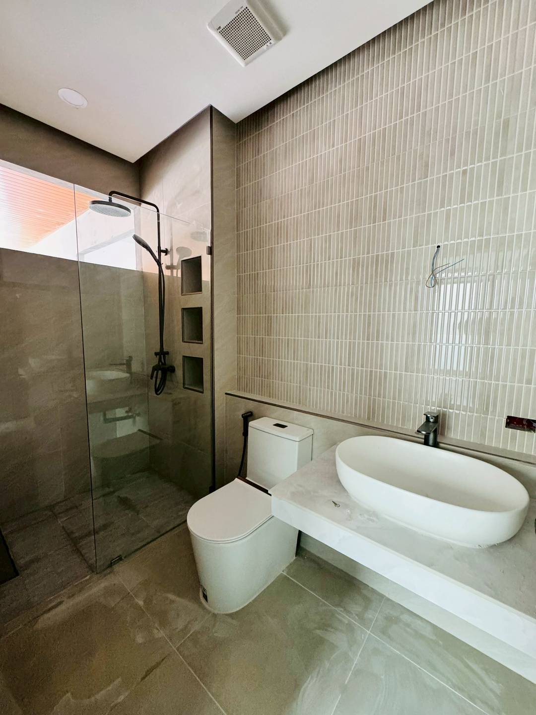 Villa — Villa, 210 м², 1 эт.