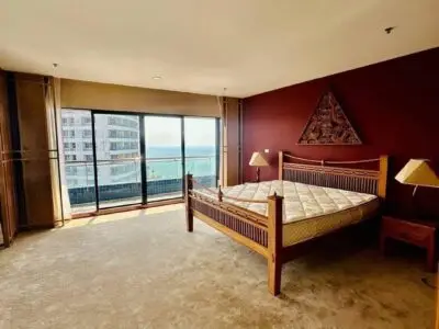 Baan Haad Uthong Condominium — 2 bedroom, 245 м², 21 эт.