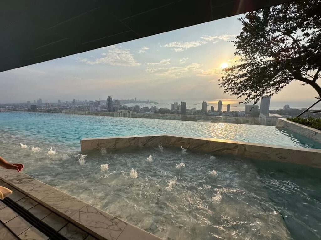 Once Condo - Central Pattaya, Паттайя