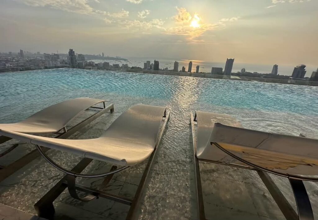 Once Condo - Central Pattaya, Паттайя