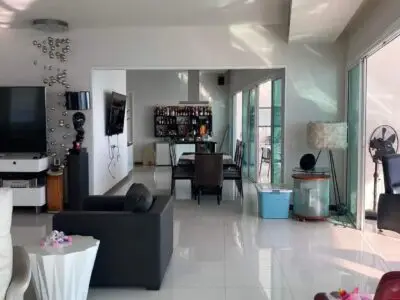 Movenpick Penthouse — Penthouse, 339 м², 37 эт.
