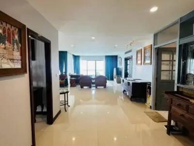 Baan Haad Uthong Condominium — 2 bedroom, 245 м², 21 эт.
