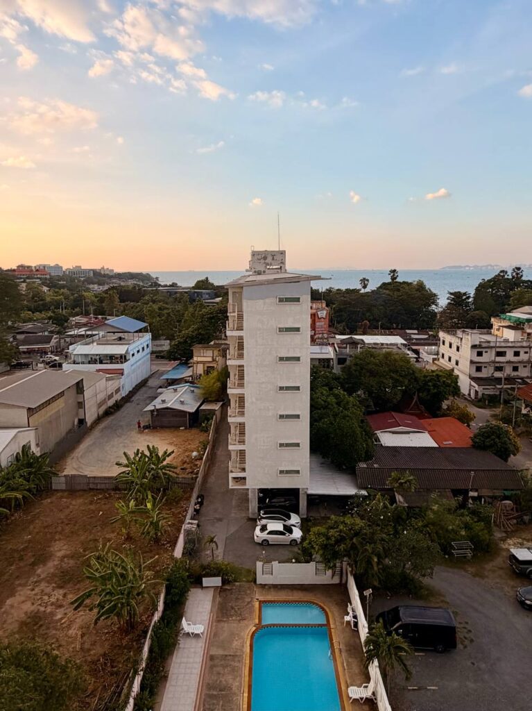 Life Vela Casa - Wong Amat, Паттайя