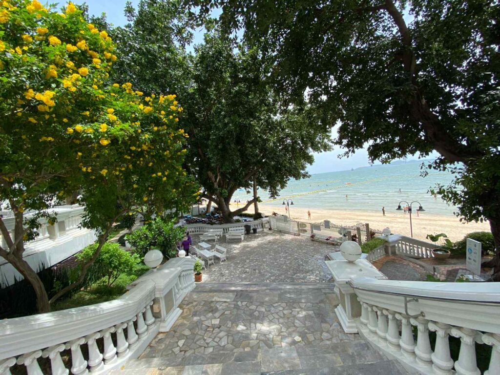 Sky Beach Residence - Wong Amat, Паттайя