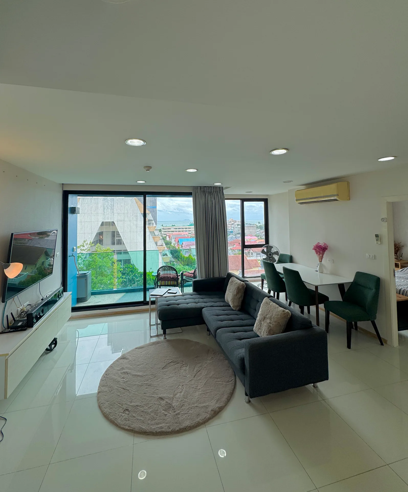 Acqua Condo — 2 спальни, 76 м², 7 эт. 1