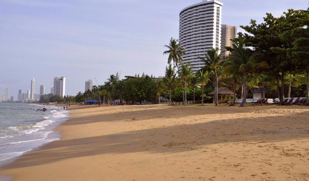 Sunshine Beach Condotel - Na Jomtien, Паттайя