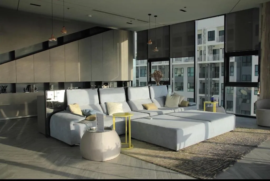Base - Central Pattaya, Паттайя