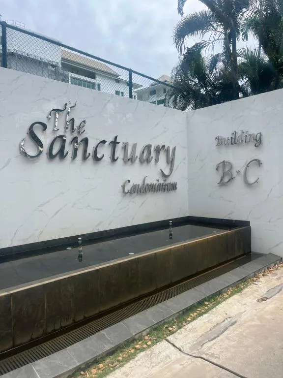 Sanctuary Wong Amat: фасад комплекса