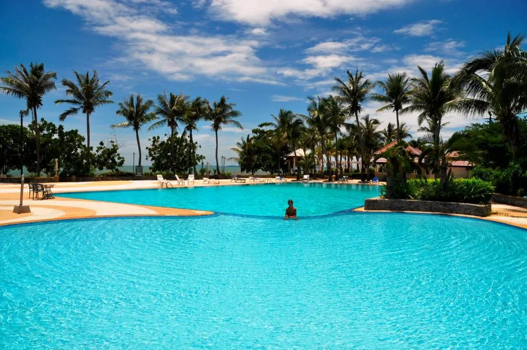 Sunshine Beach Condotel - Na Jomtien, Паттайя