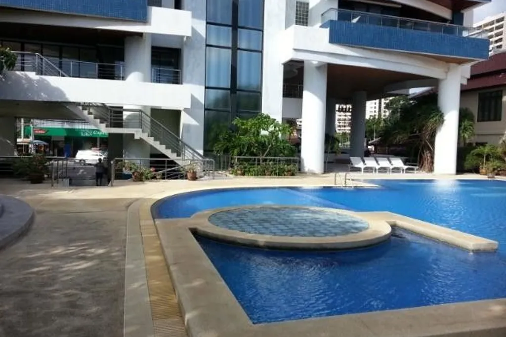 Baan Haad Uthong Condominium - Pratamnak, Паттайя