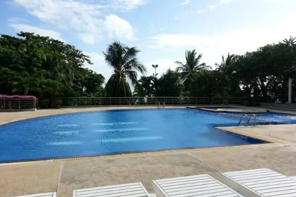 Baan Haad Uthong Condominium - Pratamnak, Паттайя