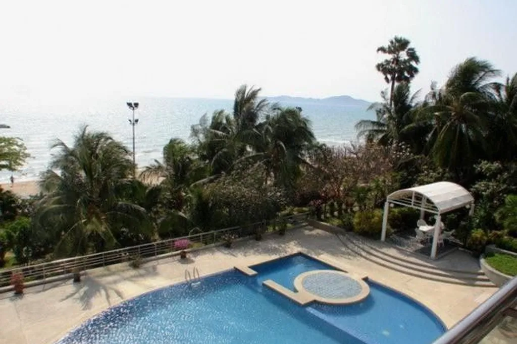 Baan Haad Uthong Condominium - Pratamnak, Паттайя