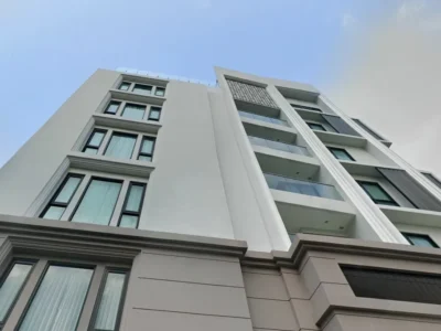 De Amber Condominium