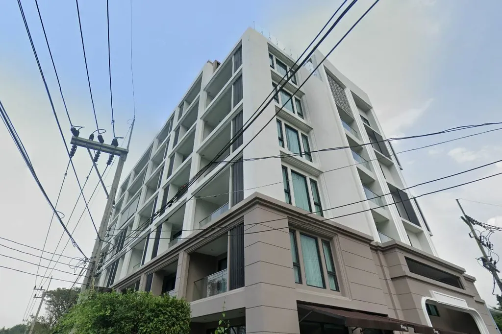 De Amber Condominium: бассейн