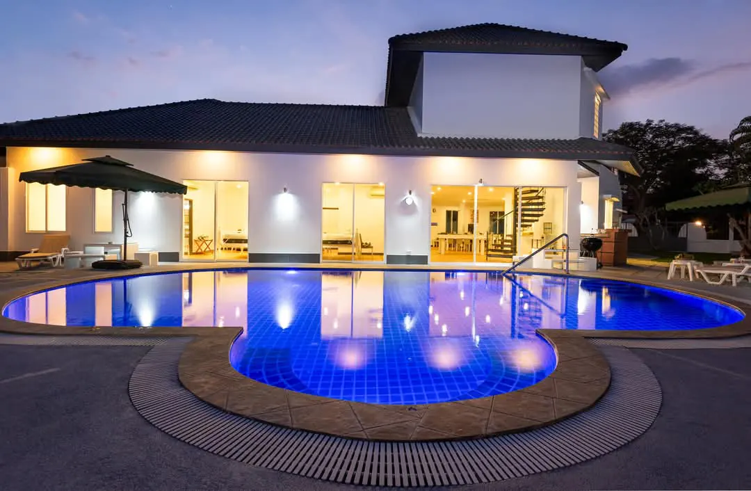 Huge Party villa — Vill, 2 эт.