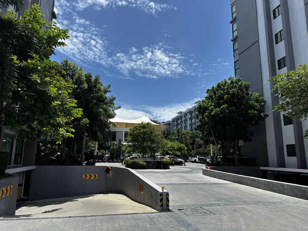 Dusit Grand Park 1 Pattaya — кондоминиум в районе Jomtien: бассейн