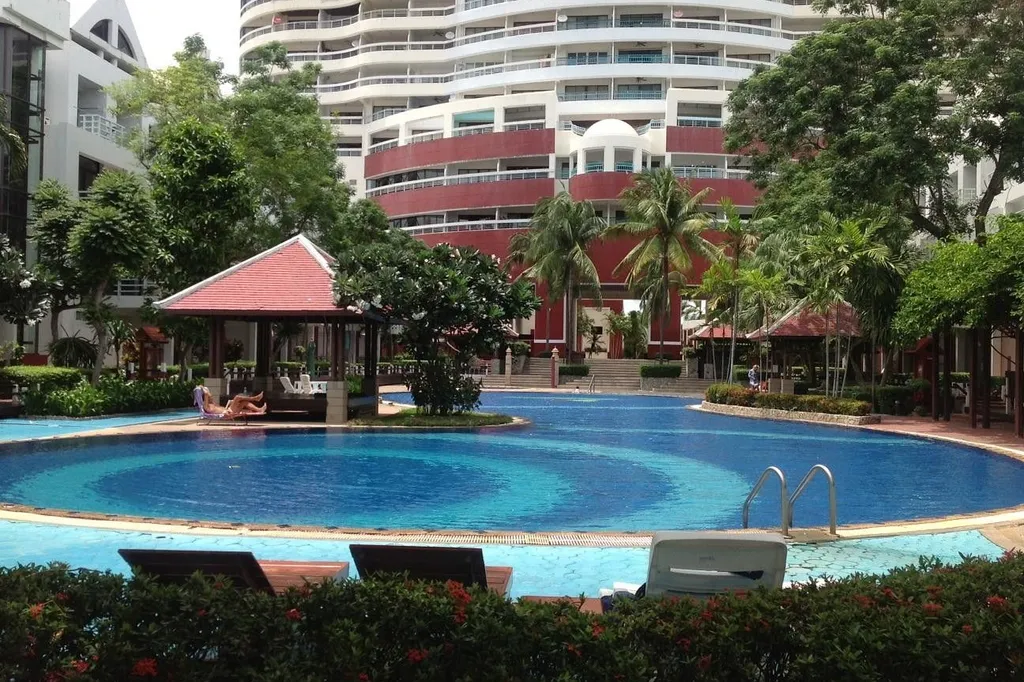 Metro Jomtien Condotel - Jomtien, Паттайя