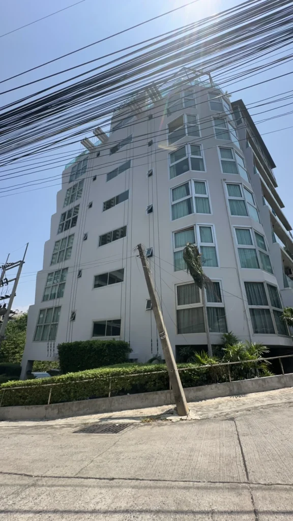 Park Royal 1 — Pratamnak