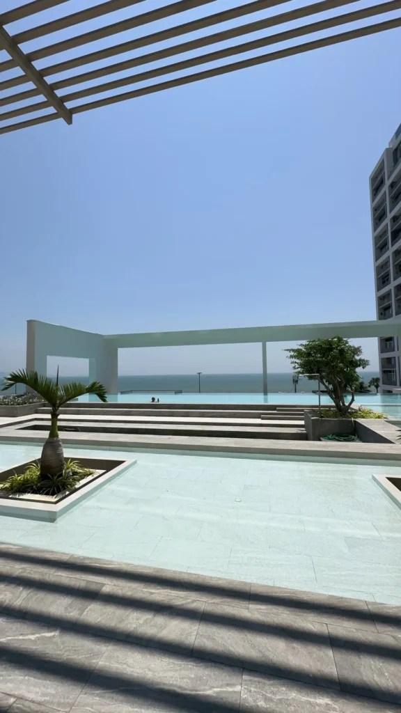 Aeras Jomtien: бассейн