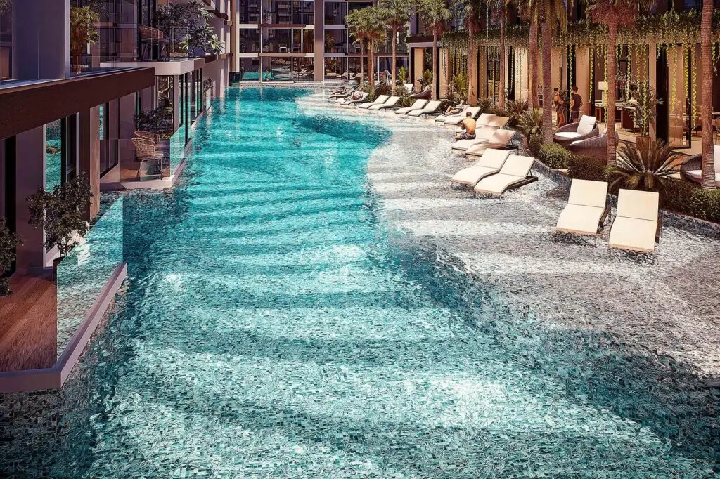 The Riviera Beverly Hills: бассейн