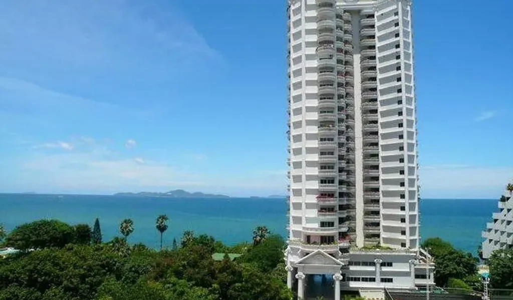 Silver Beach Wongamat - Wong Amat, Паттайя