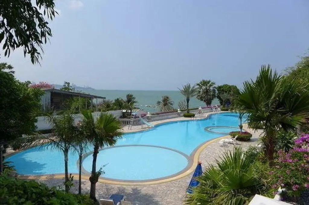 Silver Beach Wongamat - Wong Amat, Паттайя