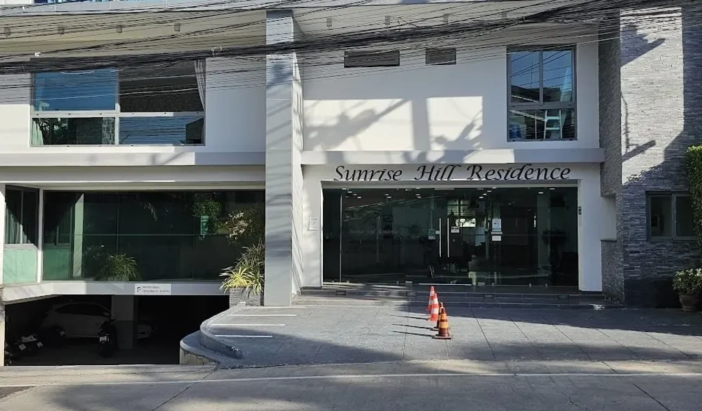 Sunrise Hill Residence - Pratamnak, Паттайя