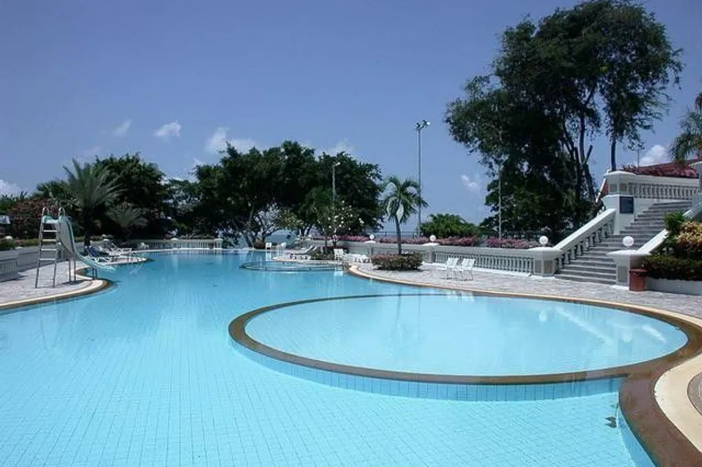 Silver Beach Wongamat - Wong Amat, Паттайя