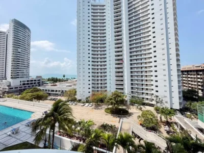 Jomtien Complex Condotel — студия 67 м² с видом на море
