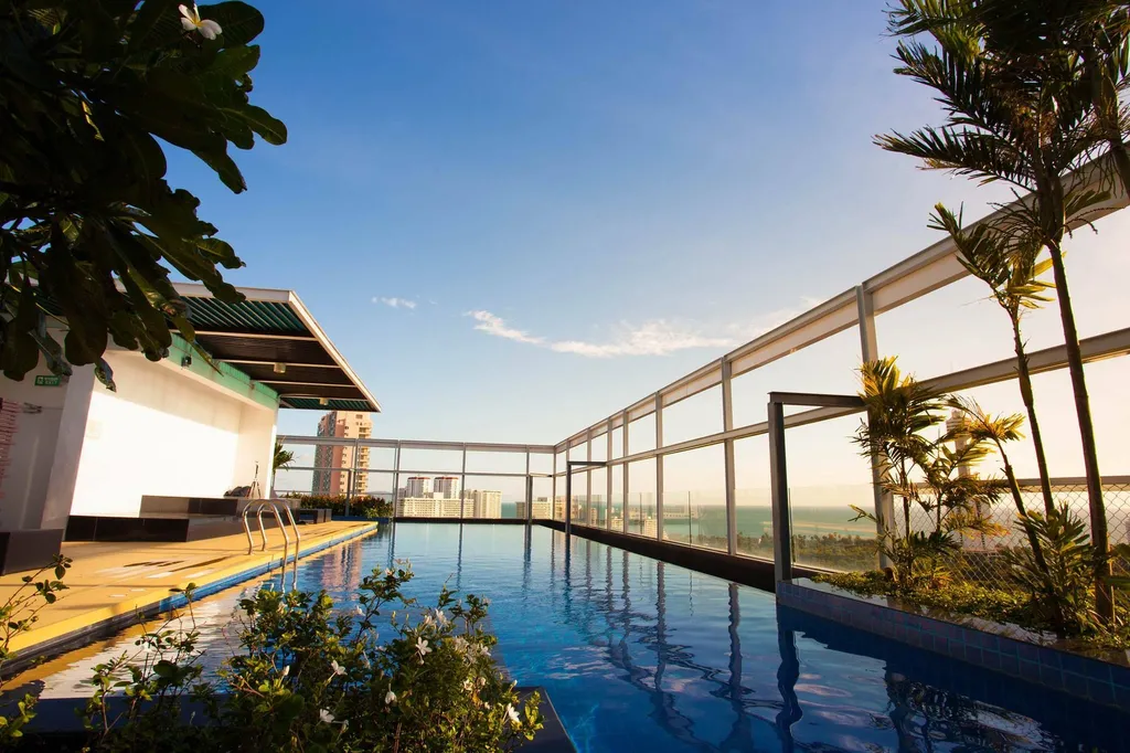 Treetops Condominium — жилой комплекс с бассейном на крыше в Паттайе: бассейн