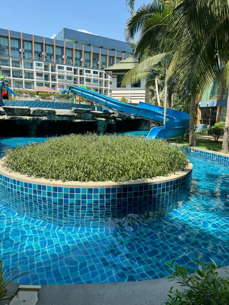 Laguna Beach Resort 2 — 1 спальня, 37 м²